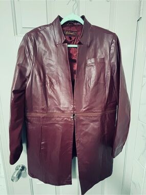 Women's Burgundy genuineLeather Jacket with Midline Zip - Classic Sophistication
